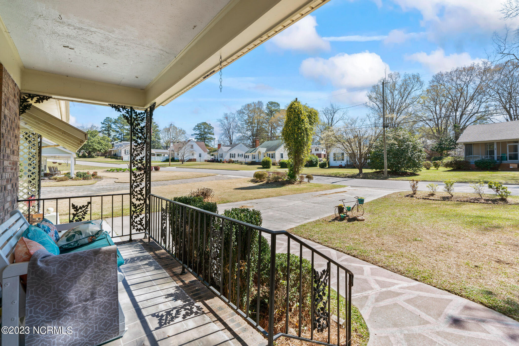 1115 Ann Street Rockingham, NC 28379 - Photo 4 of 46 Front Porch View