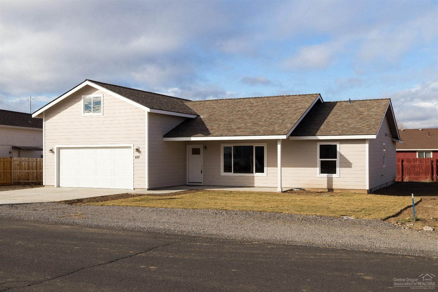 697 Scenic Loop Culver, OR 97734 - Photo 1 of 20 Gallery Image 1