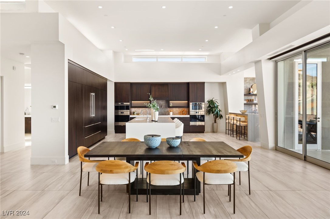 661 Ridgestone Rim Court Henderson, NV 89012 - Photo 7 of 62 Gallery Image 7