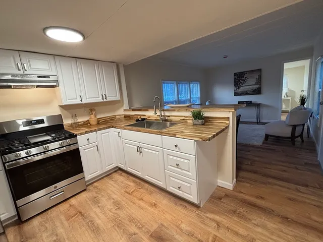 a view of a room with an empty space