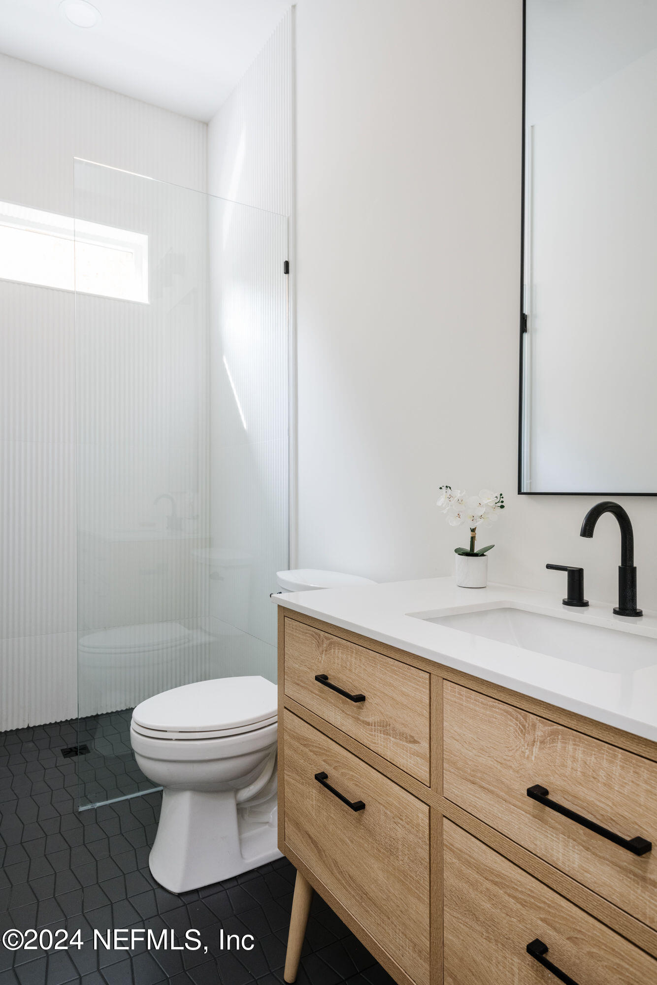 3841 Boone Park Avenue Jacksonville, FL 32205 - Photo 14 of 53 Downstairs Guest Bathroom View 2