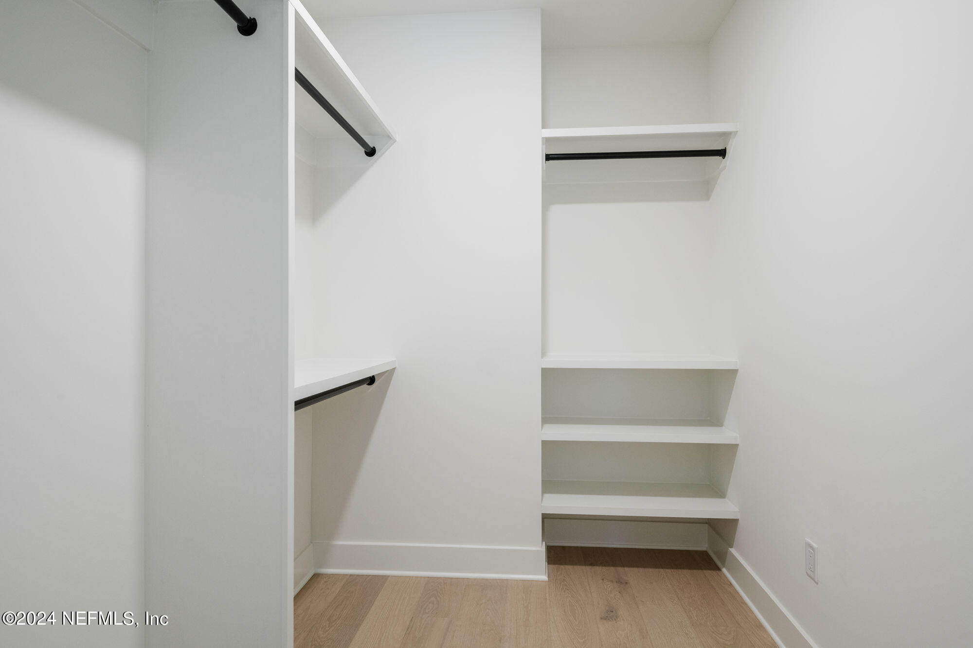 3841 Boone Park Avenue Jacksonville, FL 32205 - Photo 30 of 53 Primary Walk-in Closet