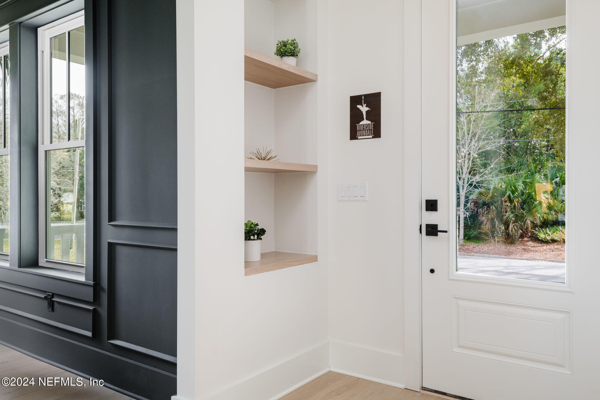 3841 Boone Park Avenue Jacksonville, FL 32205 - Photo 10 of 53 Foyer Shelving