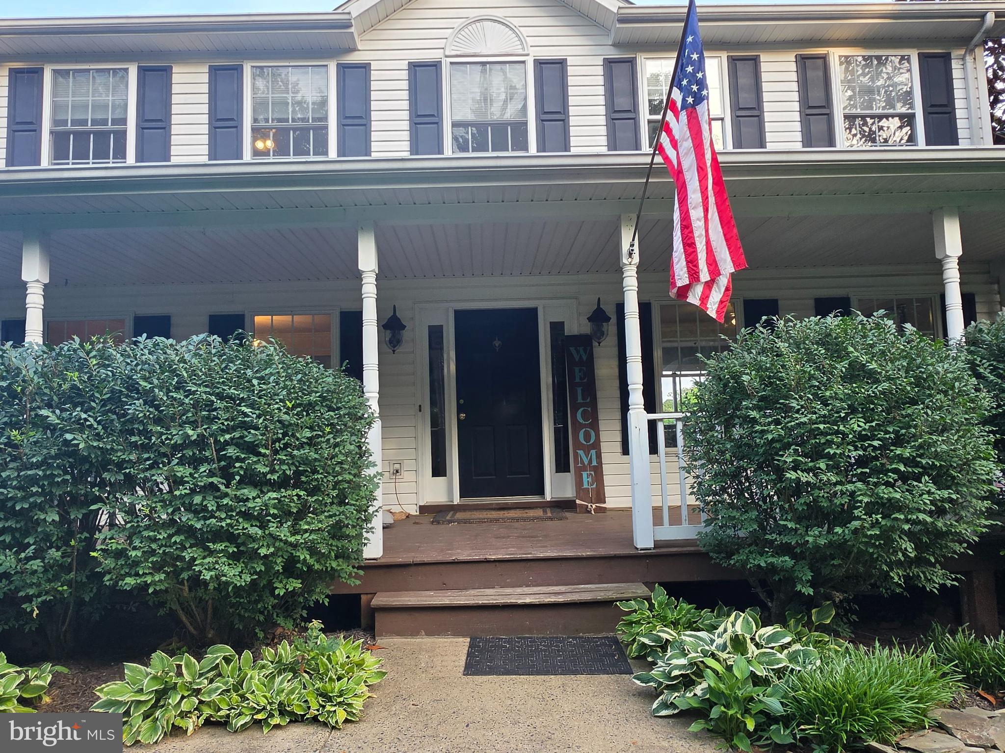 18198 Springs Road Jeffersonton, VA 22724 - Photo 2 of 9 Front porch