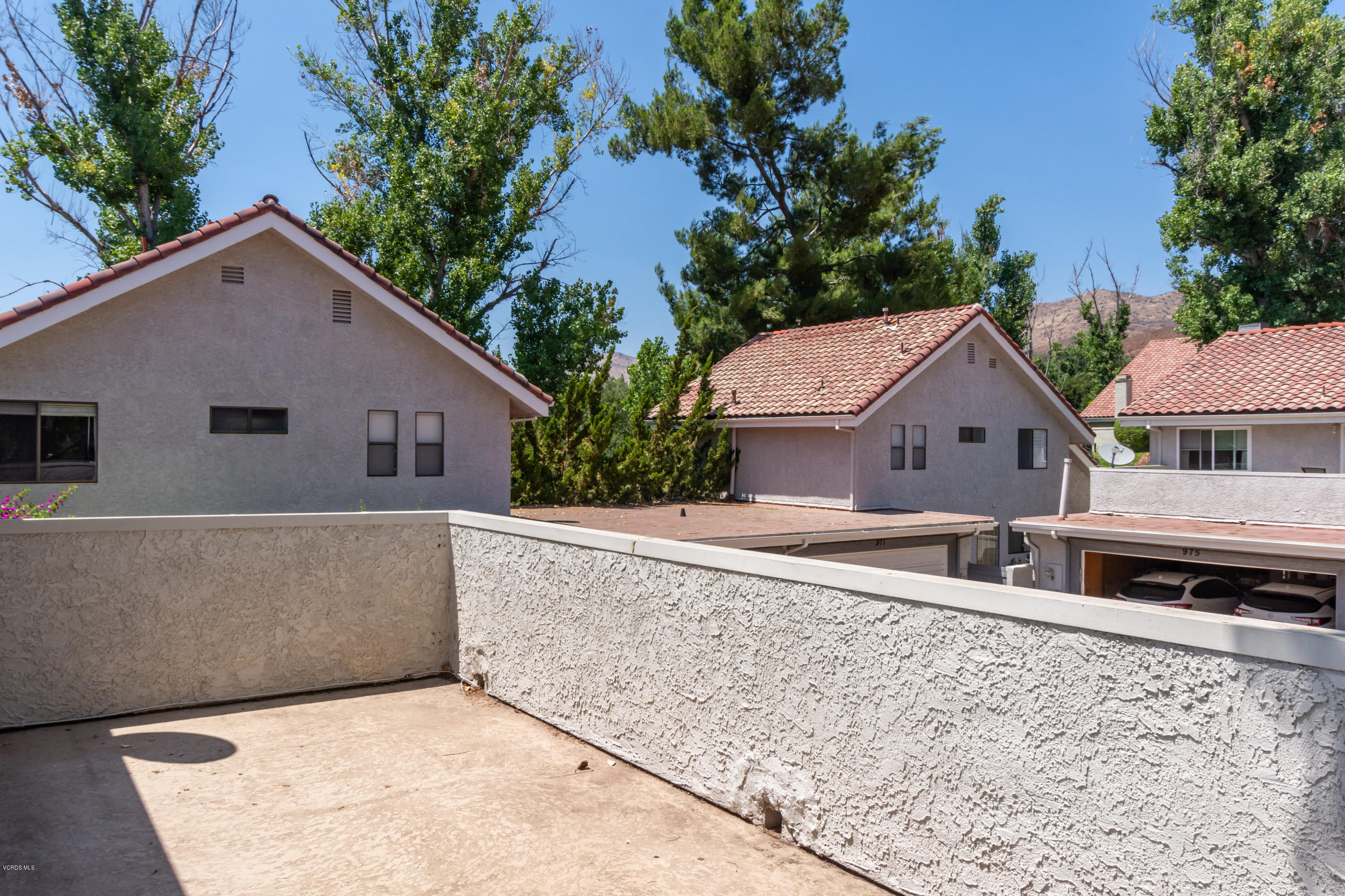 959 Thistlegate Road Oak Park, CA 91377 - Photo 23 of 36 959 Thistlegate Rd Oak Park CA-print-027