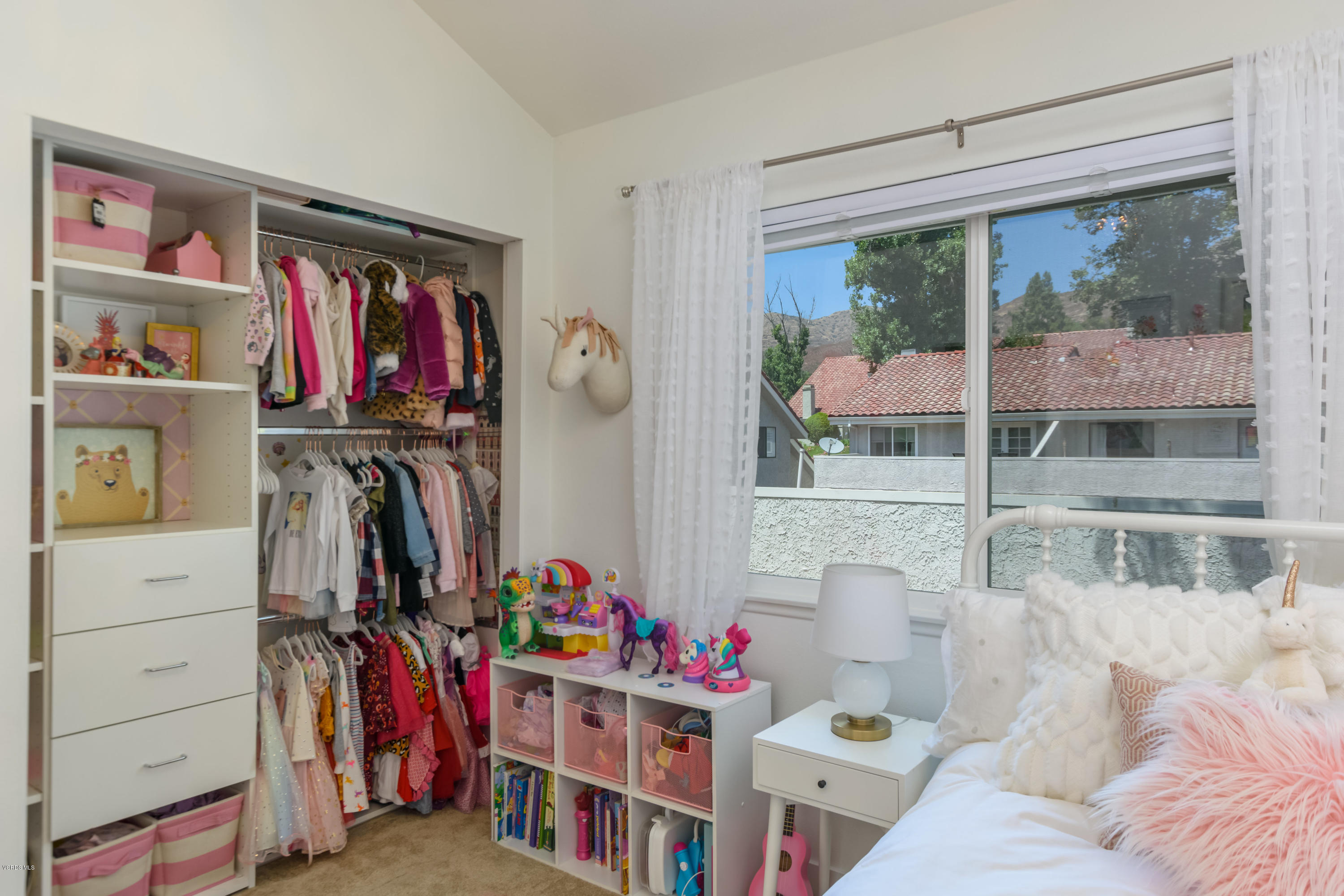 959 Thistlegate Road Oak Park, CA 91377 - Photo 25 of 36 959 Thistlegate Rd Oak Park CA-print-029