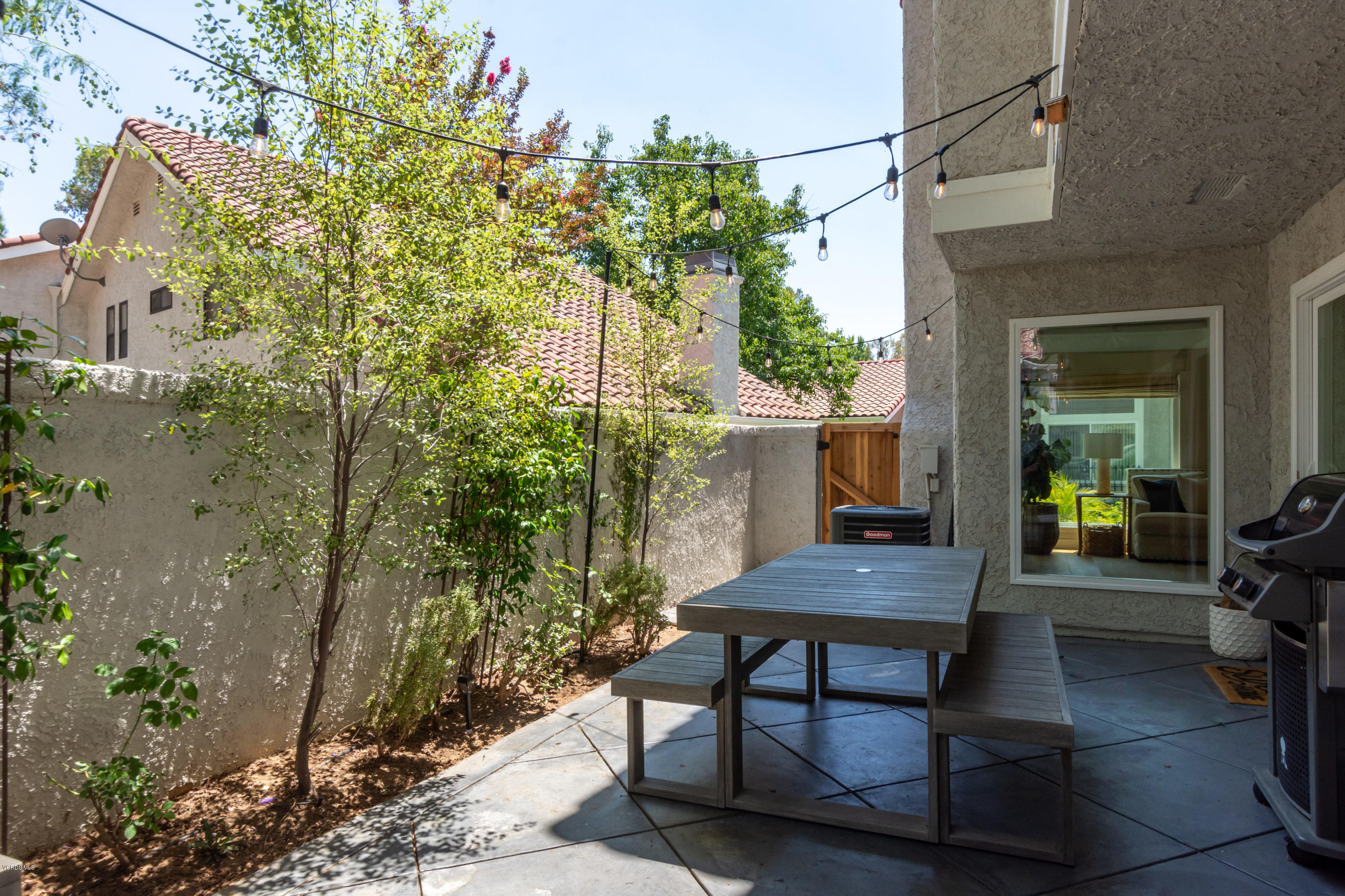 959 Thistlegate Road Oak Park, CA 91377 - Photo 30 of 36 959 Thistlegate Rd Oak Park CA-print-014