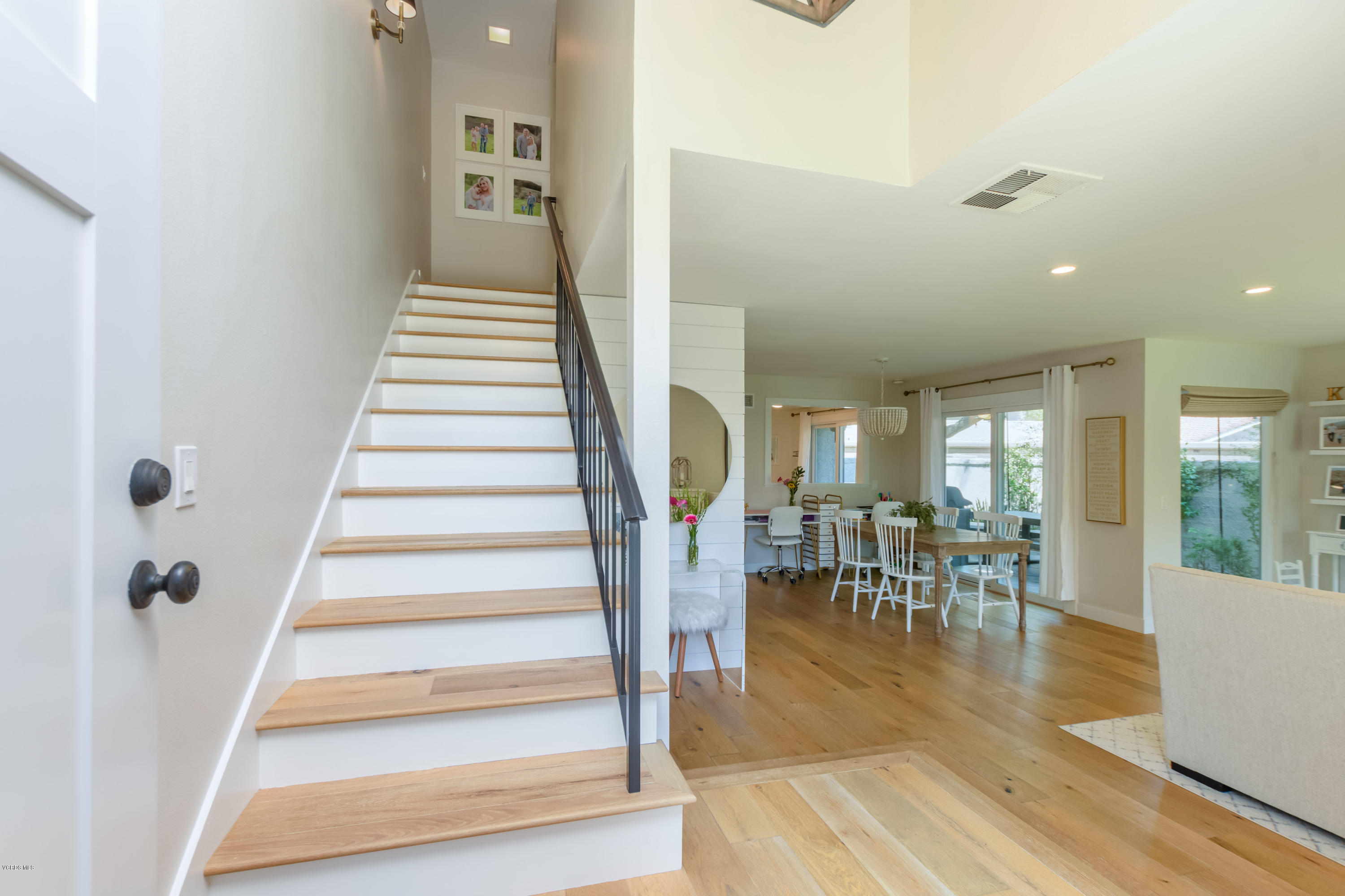 959 Thistlegate Road Oak Park, CA 91377 - Photo 4 of 36 959 Thistlegate Rd Oak Park CA-print-003