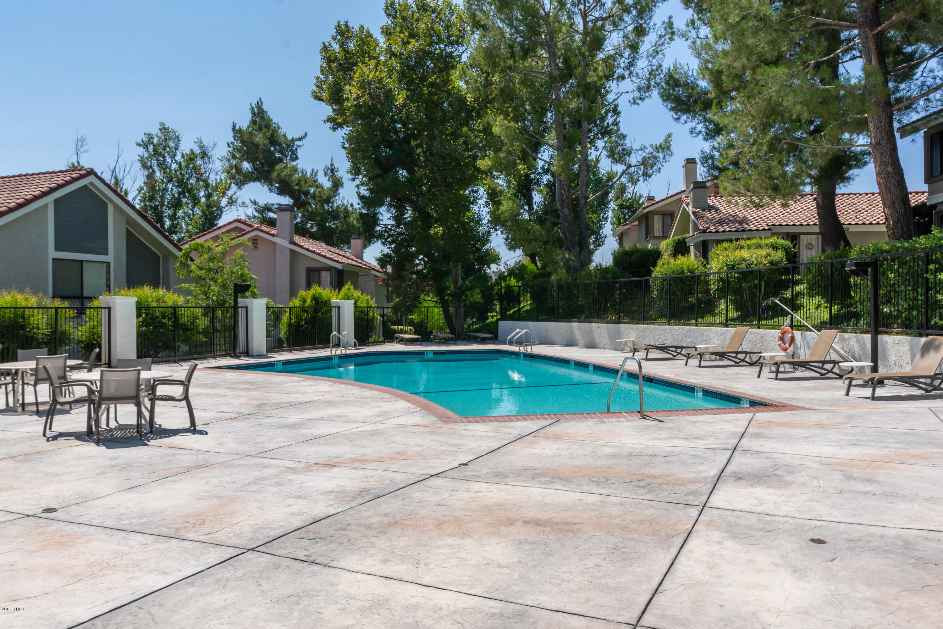 959 Thistlegate Road Oak Park, CA 91377 - Photo 34 of 36 959 Thistlegate Rd Oak Park CA-print-034