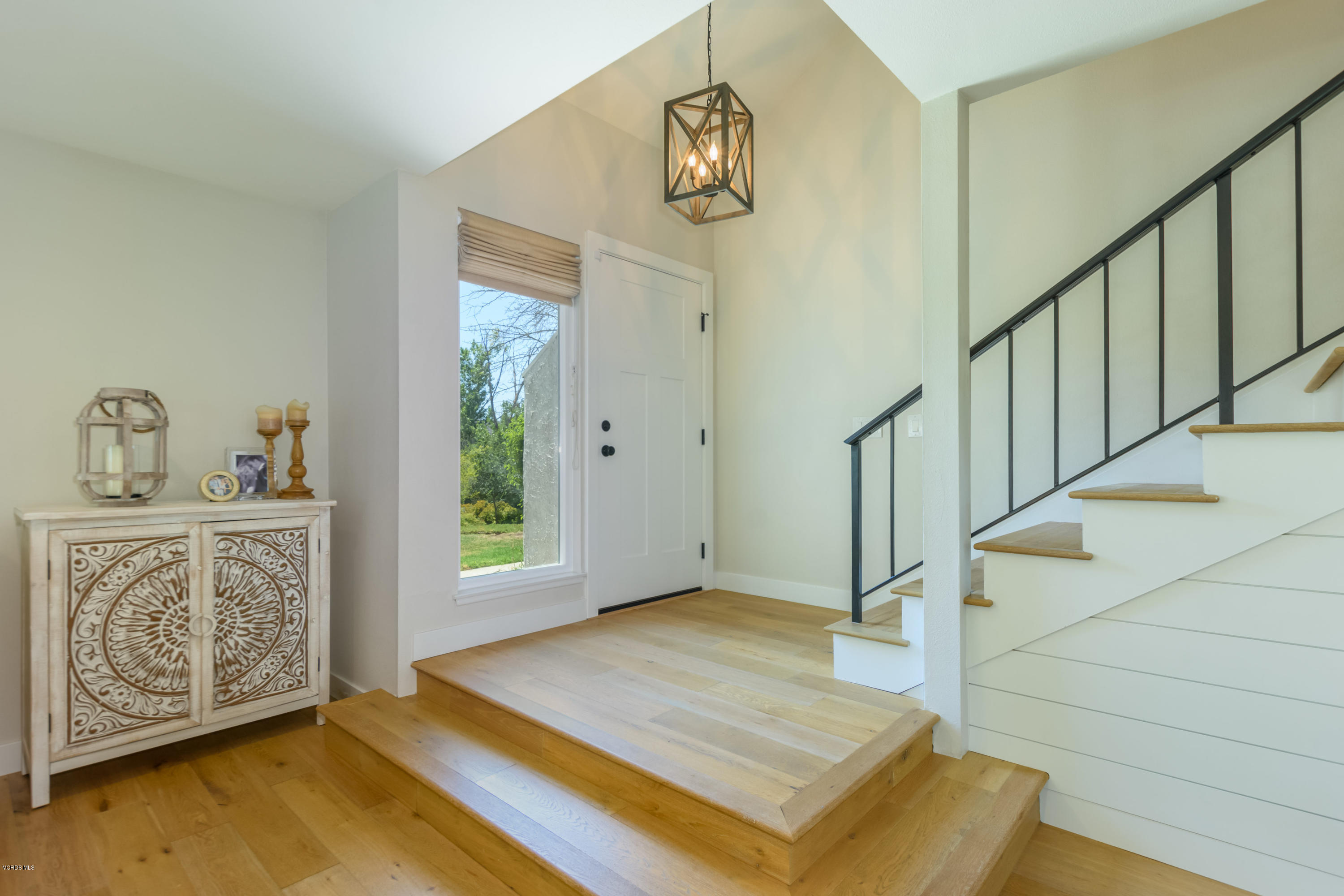 959 Thistlegate Road Oak Park, CA 91377 - Photo 5 of 36 959 Thistlegate Rd Oak Park CA-print-004