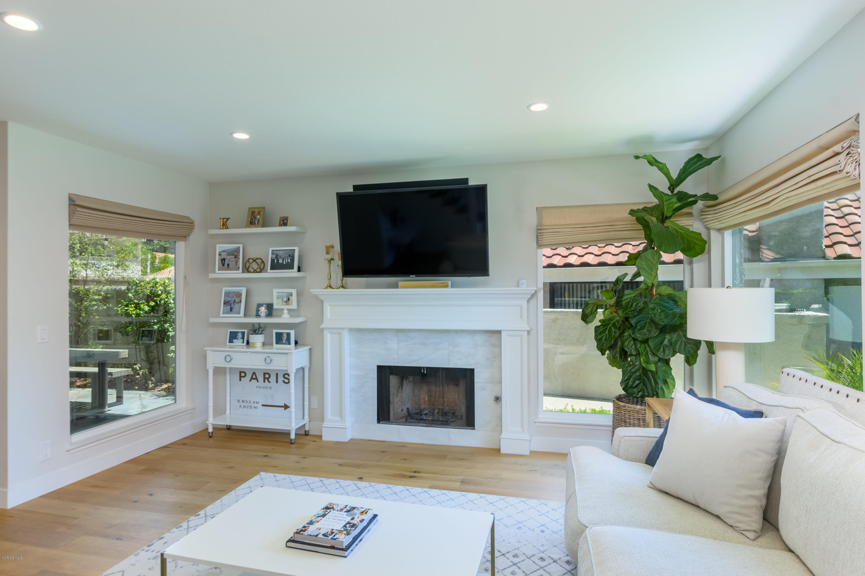 959 Thistlegate Road Oak Park, CA 91377 - Photo 7 of 36 959 Thistlegate Rd Oak Park CA-print-006