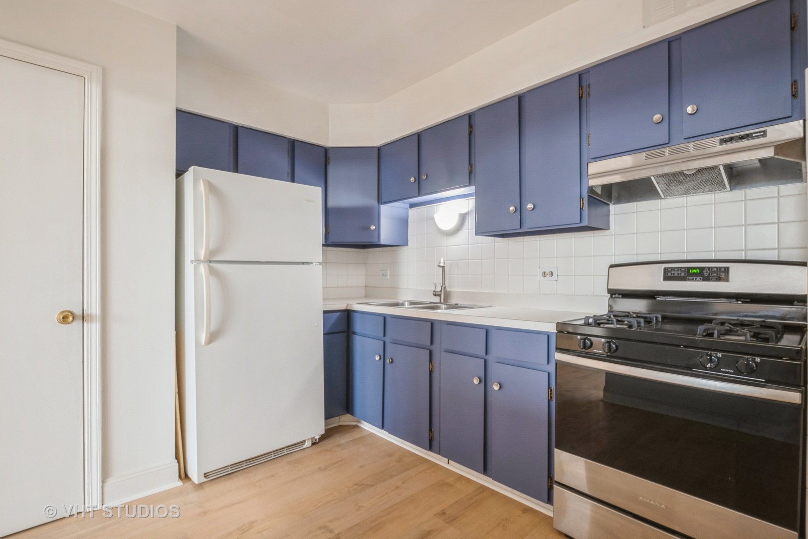 6325 North Sheridan Road, Unit 2105 Chicago, IL 60660 - Photo 1 of 1 Gallery Image 1