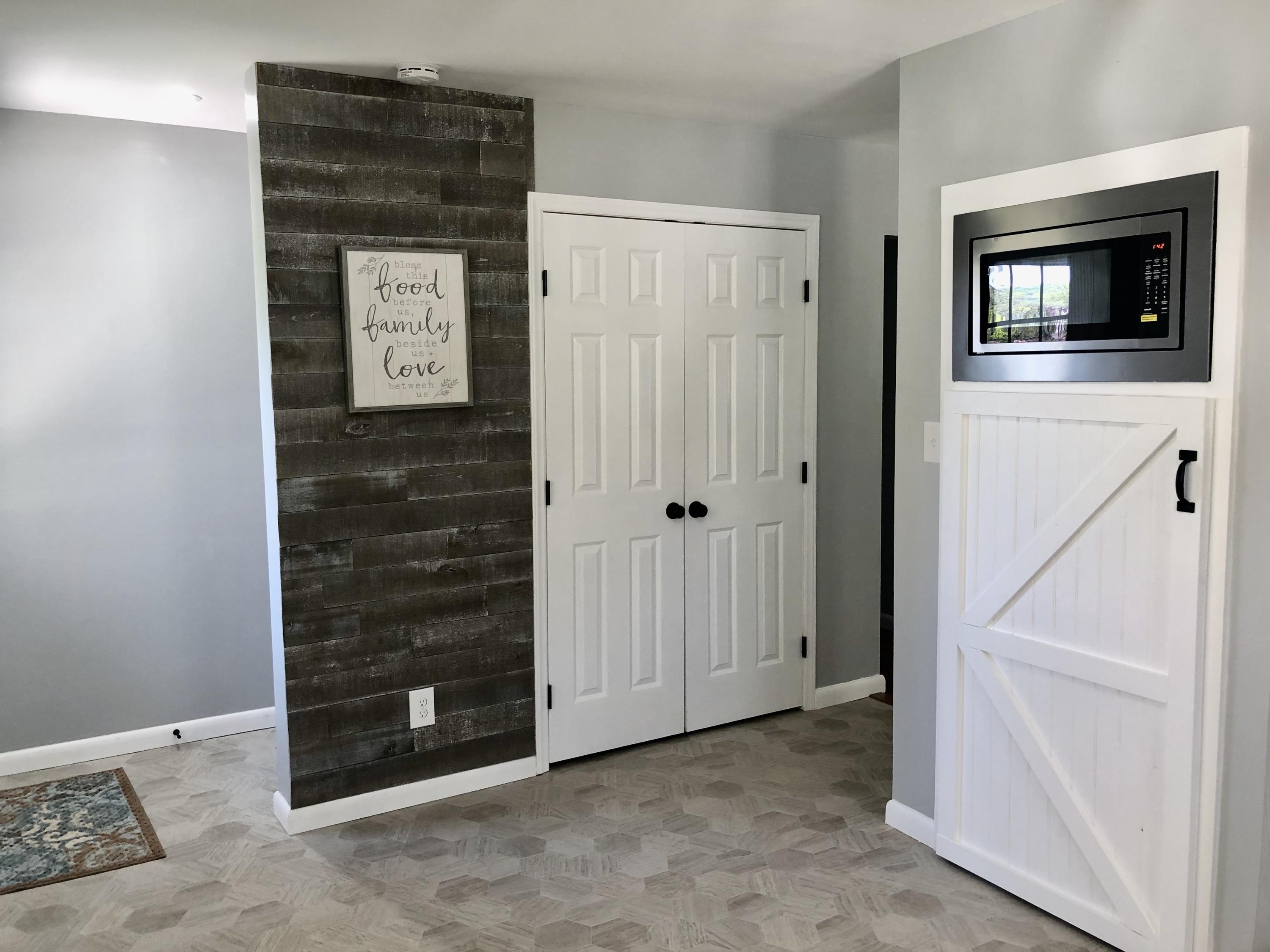 109 Henley Road Oak Ridge, TN 37830 - Photo 11 of 40 KitchenLaundryDoor