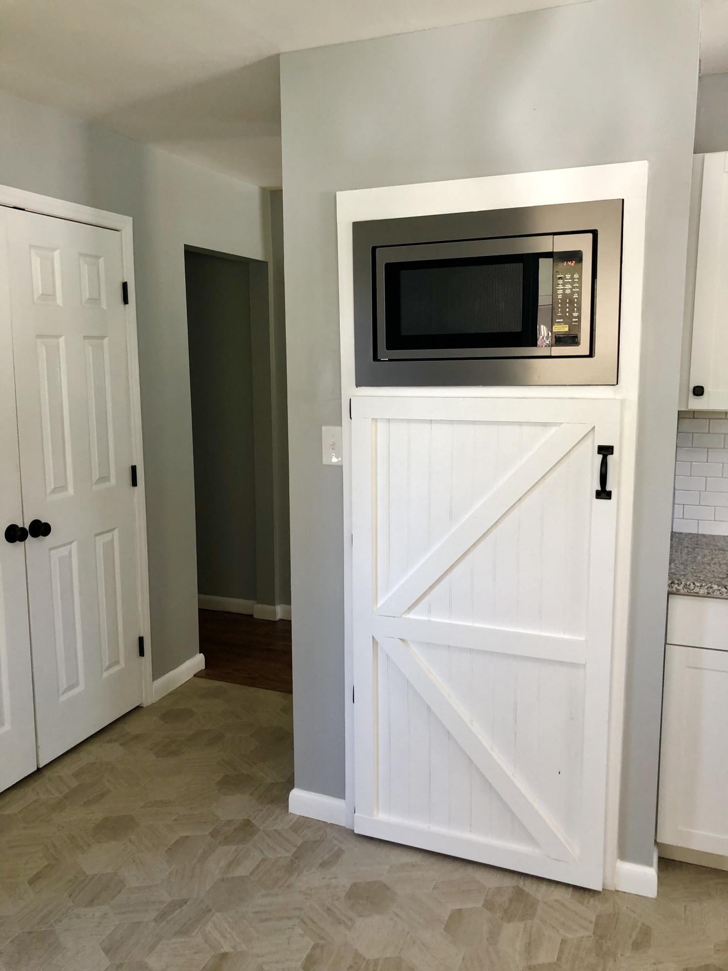 109 Henley Road Oak Ridge, TN 37830 - Photo 12 of 40 KitchenMicrowave