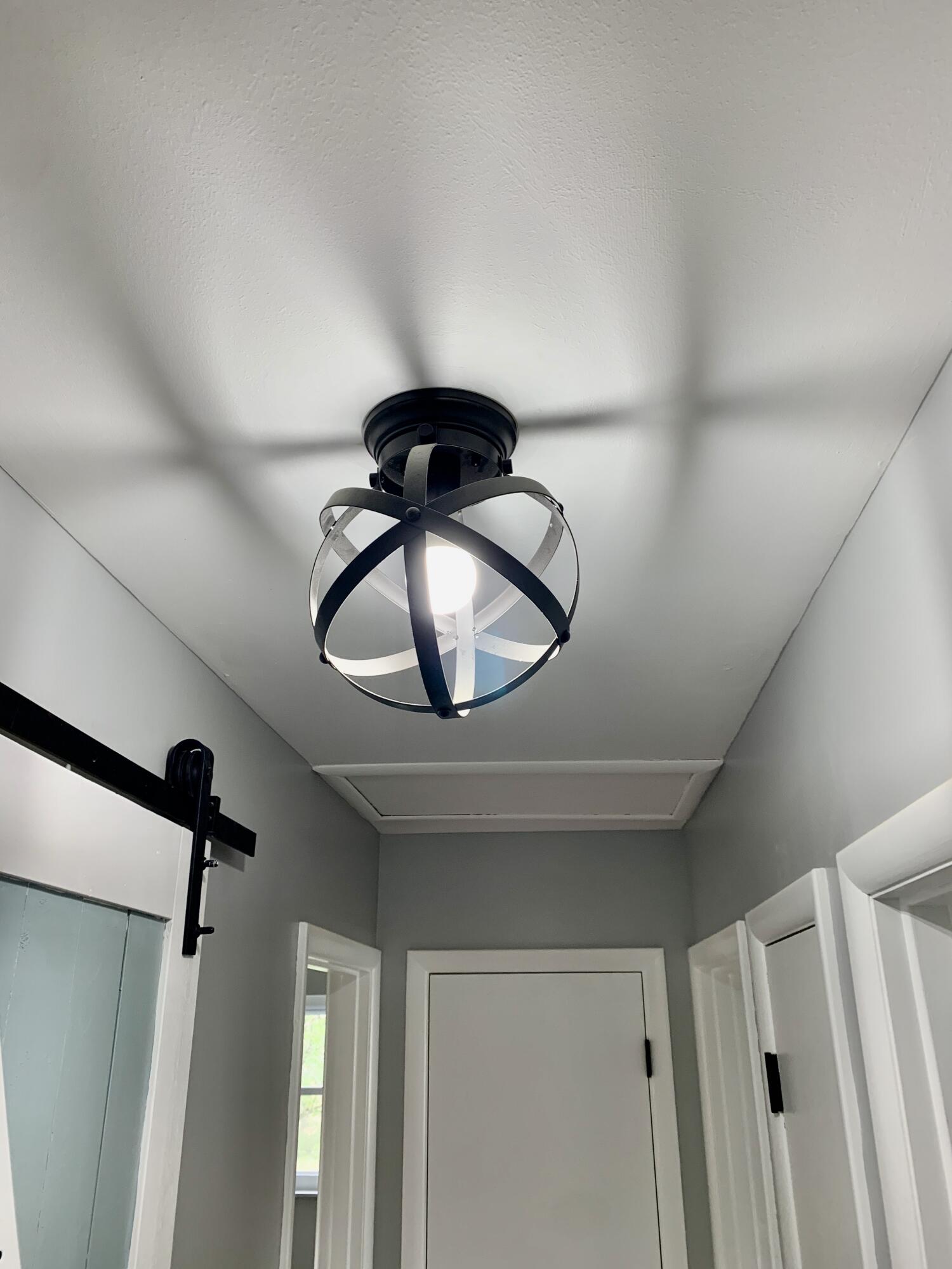 109 Henley Road Oak Ridge, TN 37830 - Photo 22 of 40 HallwayLight