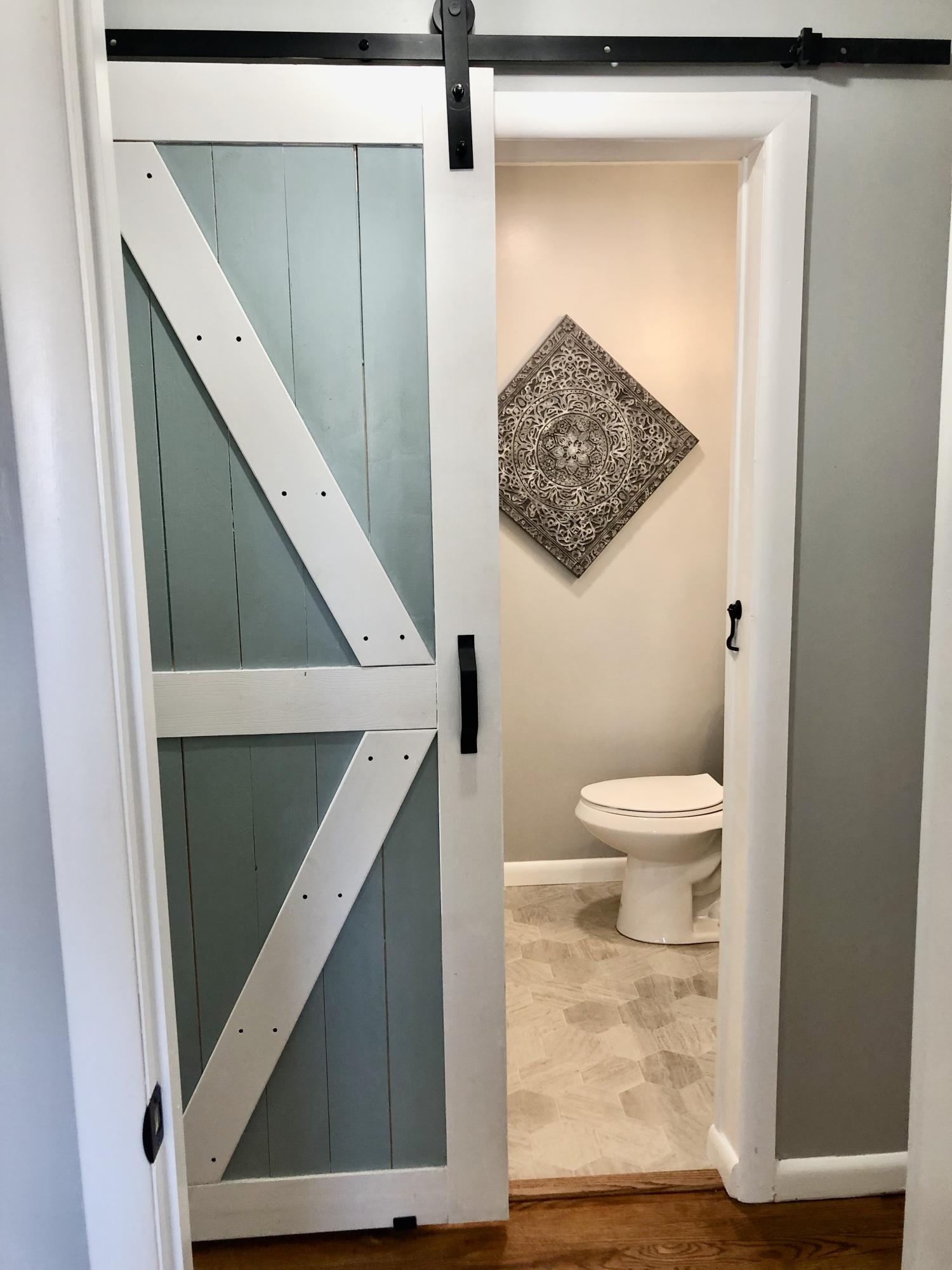 109 Henley Road Oak Ridge, TN 37830 - Photo 34 of 40 Bathroom2Door