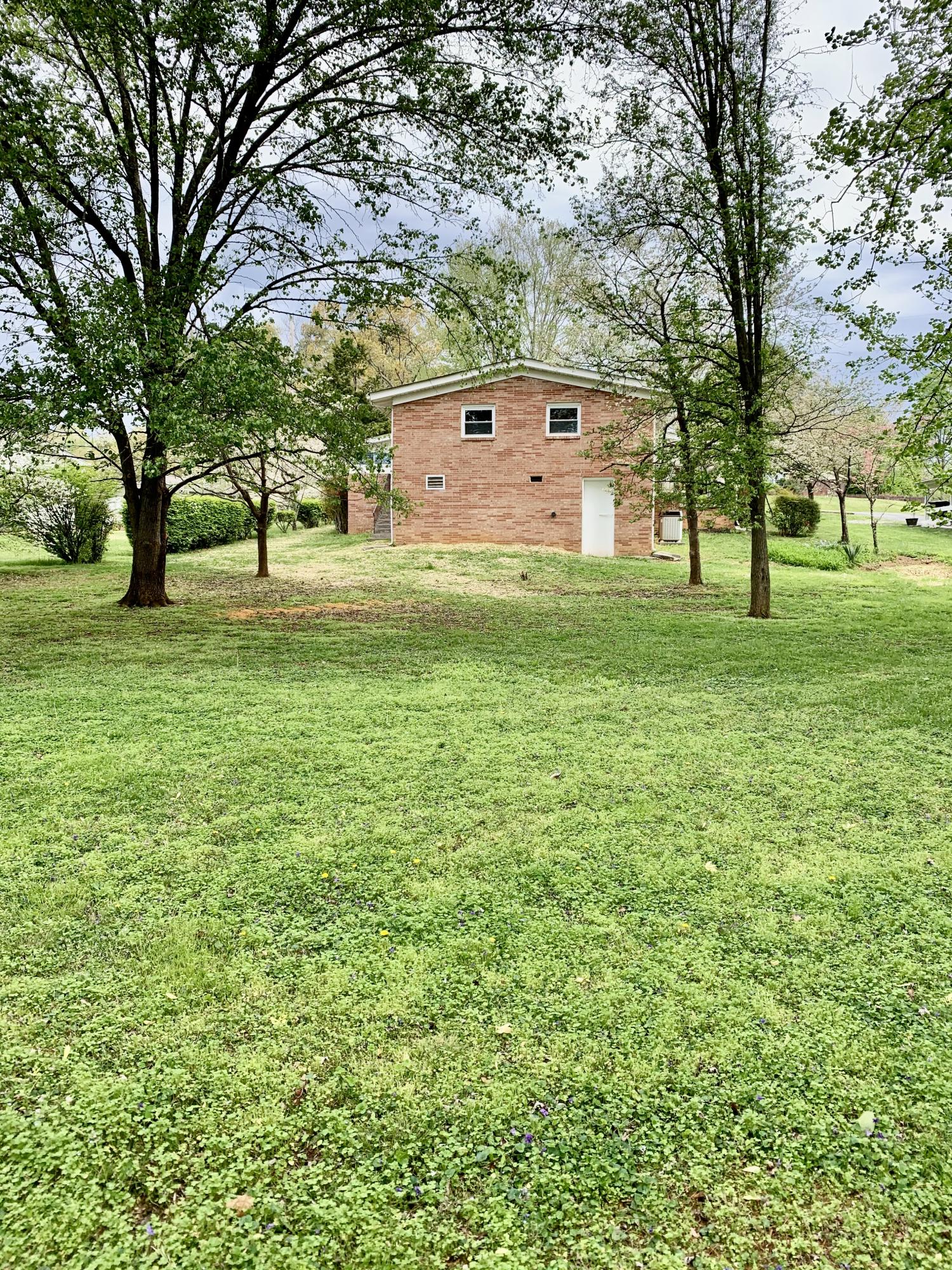 109 Henley Road Oak Ridge, TN 37830 - Photo 38 of 40 Backside
