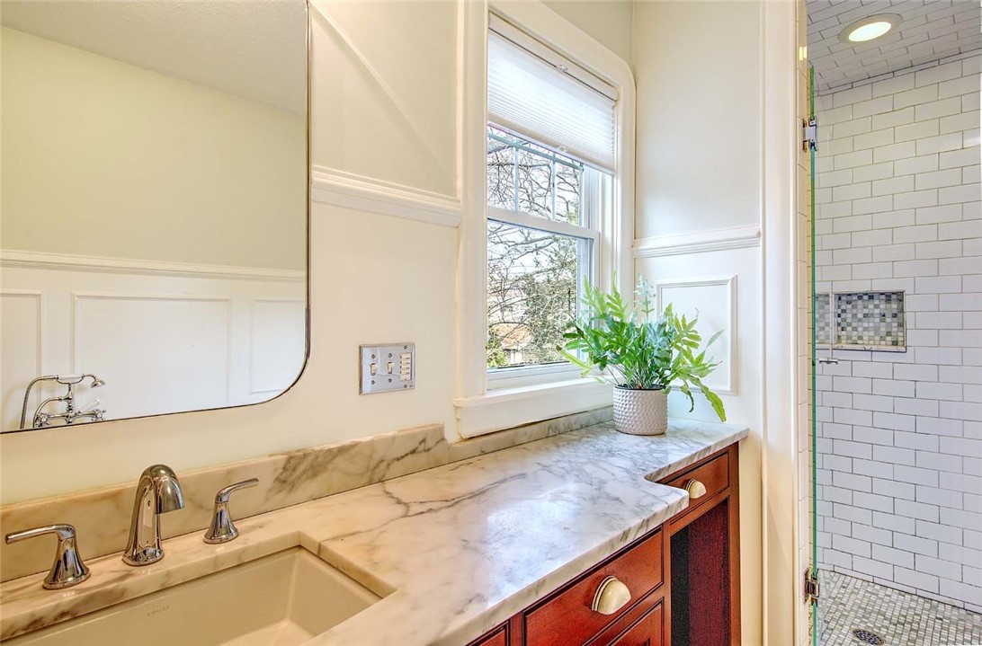 12 Holly Street Providence, RI 02906 - Photo 34 of 44