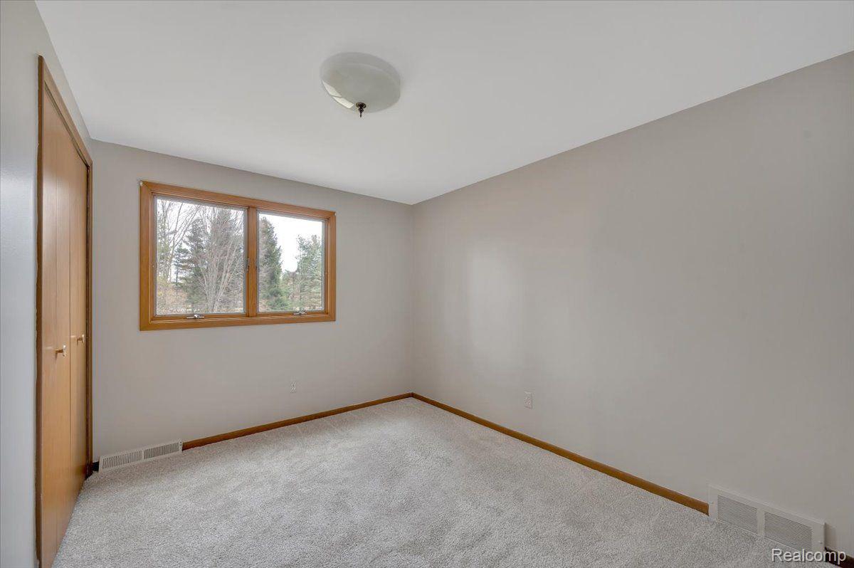 15595 Almont Road Allenton, MI 48002 - Photo 11 of 27 Gallery Image 11
