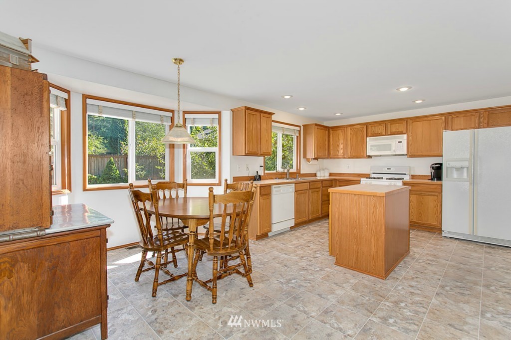 3328 200th Place Southeast Bothell, WA 98012 - Photo 5 of 20
