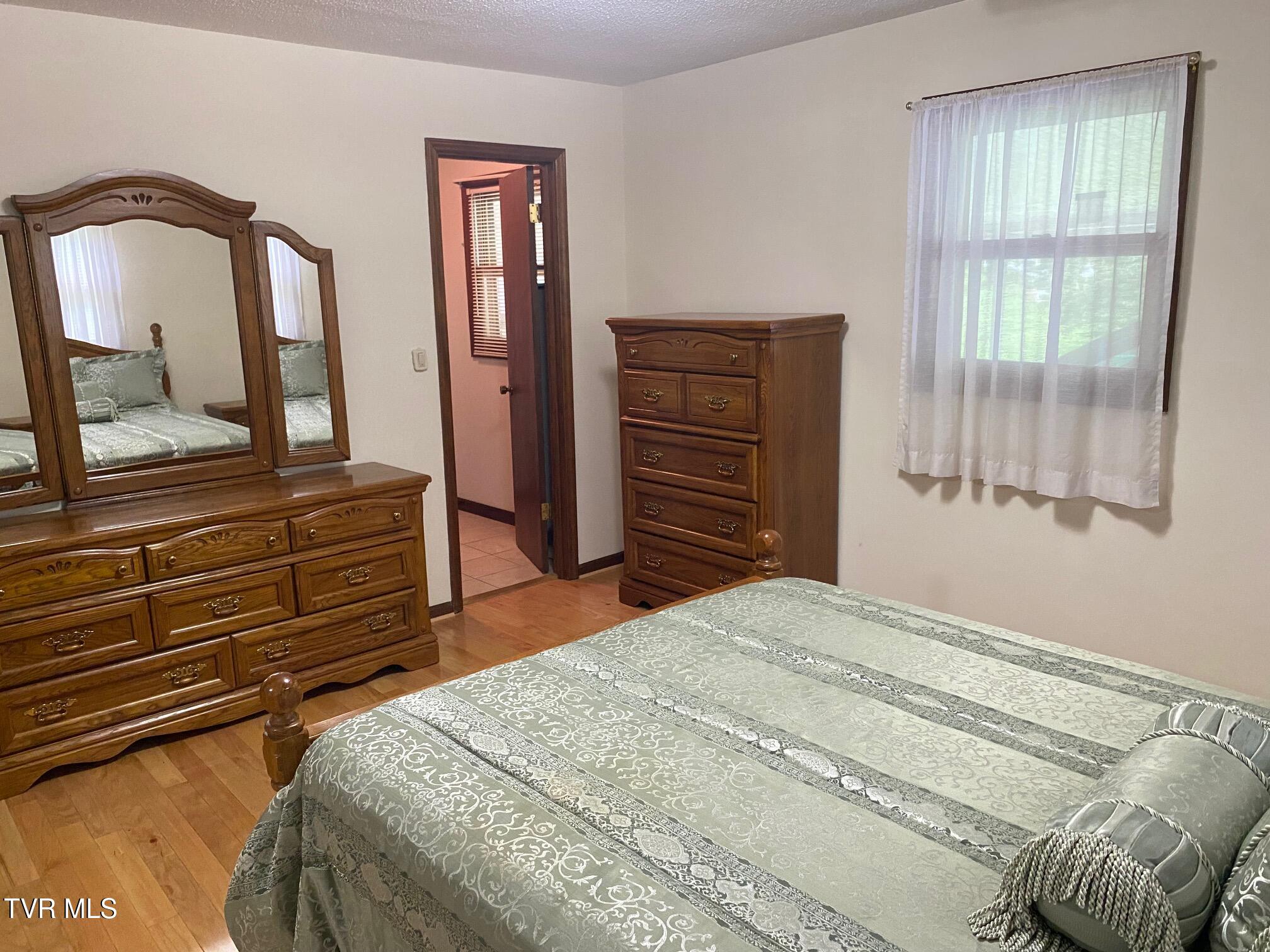 3204 Marbleton Road Unicoi, TN 37692 - Photo 61 of 114 Master suite half bath
