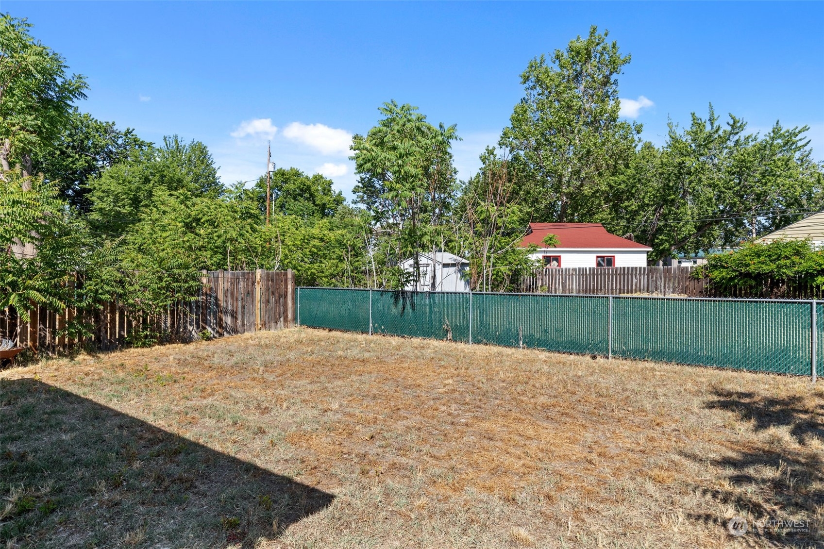 508 Delafield Avenue Richland, WA 99352 - Photo 17 of 22 a view of backyard with green space