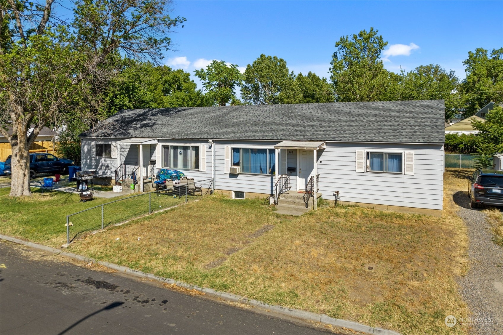 508 Delafield Avenue Richland, WA 99352 - Photo 20 of 22 a view of house with outdoor space and swimming pool