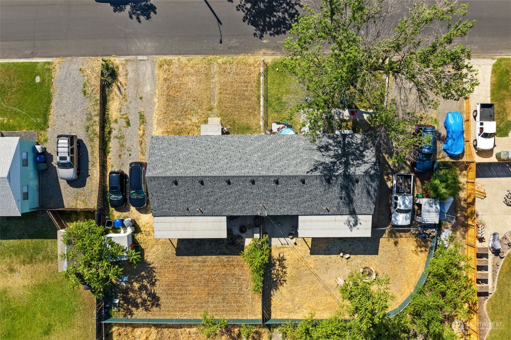 508 Delafield Avenue Richland, WA 99352 - Photo 21 of 22 swimming pool view with a garden