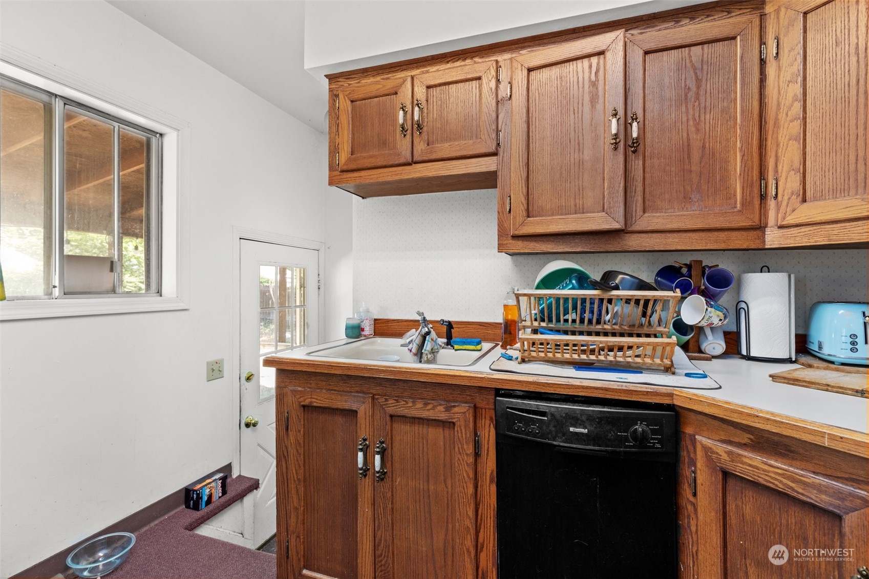 508 Delafield Avenue Richland, WA 99352 - Photo 7 of 22 a kitchen with stainless steel appliances granite countertop a sink stove and cabinets