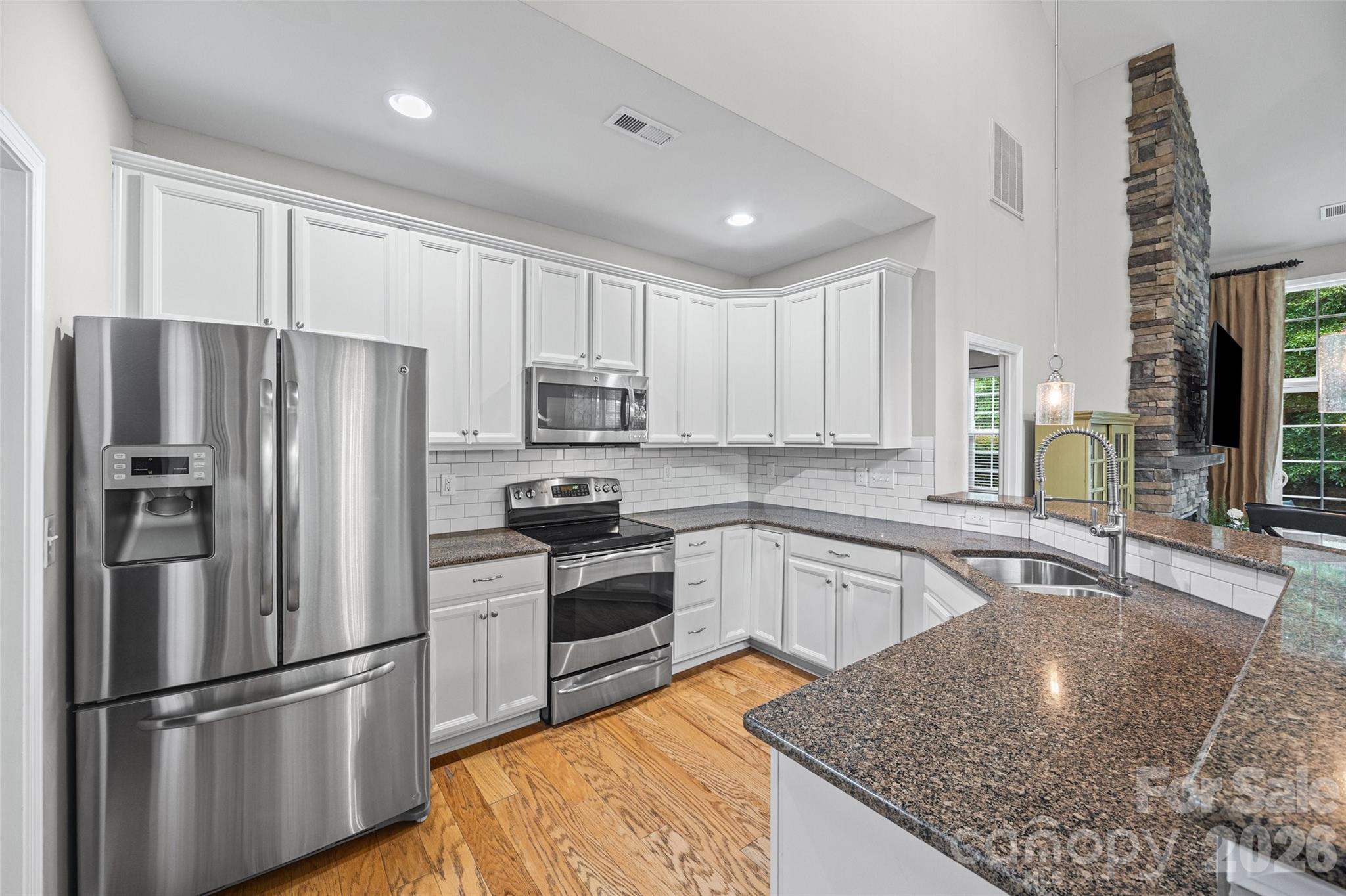 706 Deerbrook Lane Tega Cay, SC 29708 - Photo 10 of 39 Gallery Image 10