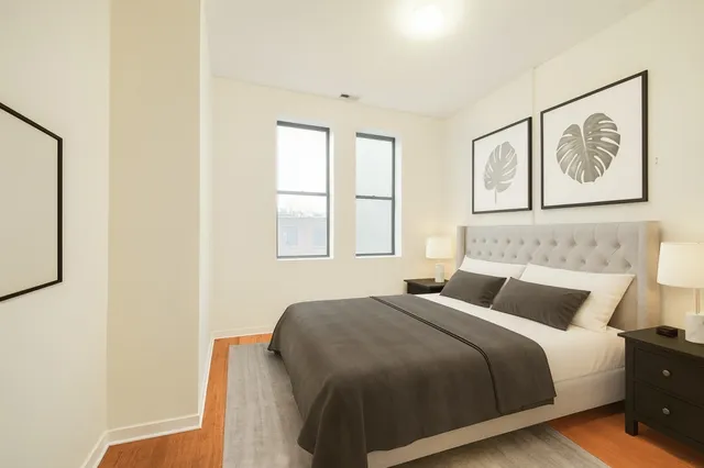 $439,000 | 4420 North Clark Street, Unit 301, Chicago, IL 60640