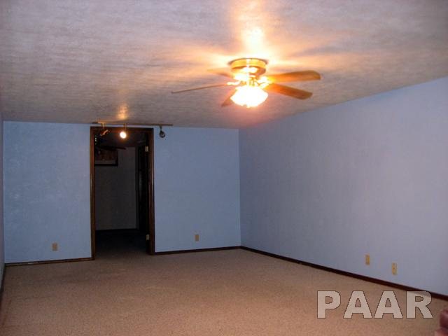 2007 Sheridan Road Pekin, IL 61554 - Photo 12 of 15