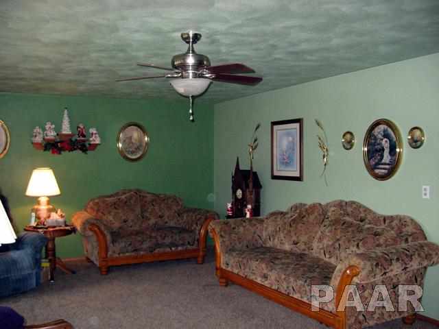 2007 Sheridan Road Pekin, IL 61554 - Photo 2 of 15