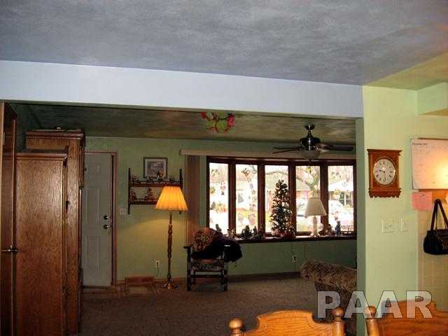 2007 Sheridan Road Pekin, IL 61554 - Photo 3 of 15