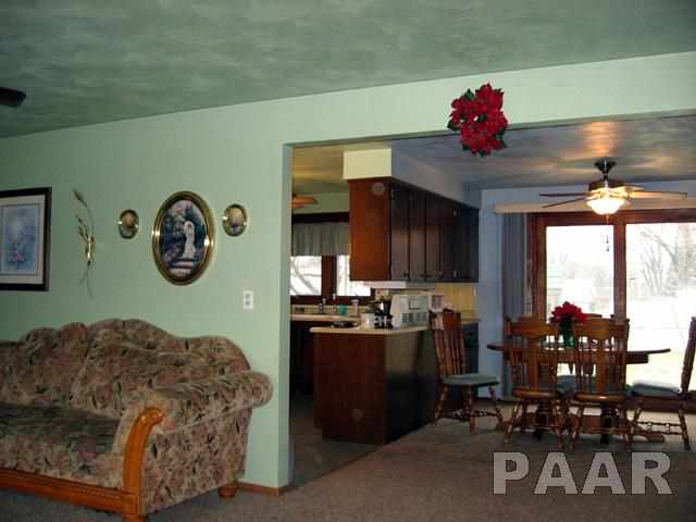 2007 Sheridan Road Pekin, IL 61554 - Photo 4 of 15