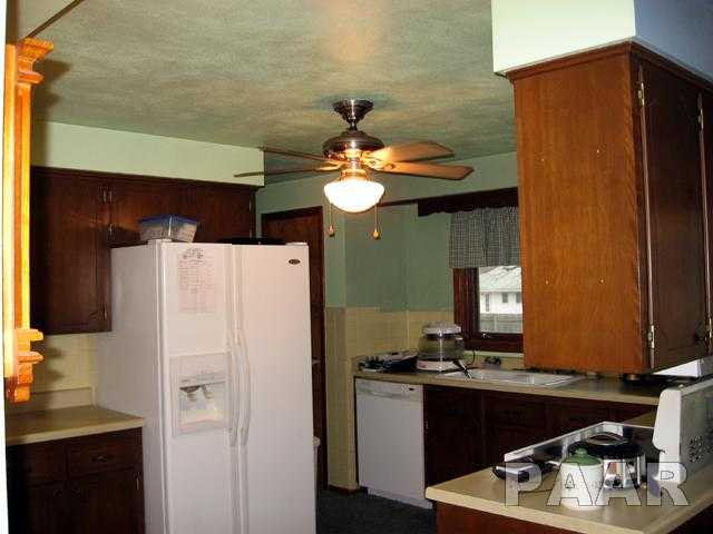 2007 Sheridan Road Pekin, IL 61554 - Photo 7 of 15