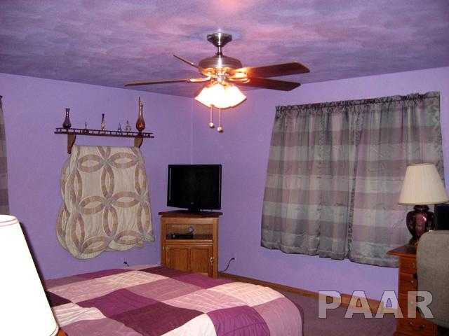 2007 Sheridan Road Pekin, IL 61554 - Photo 9 of 15