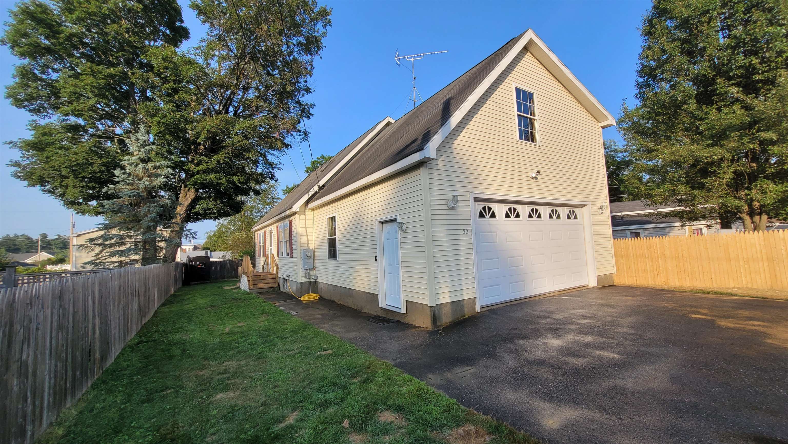 22 State Street Rochester, NH 03867 - Photo 1 of 17