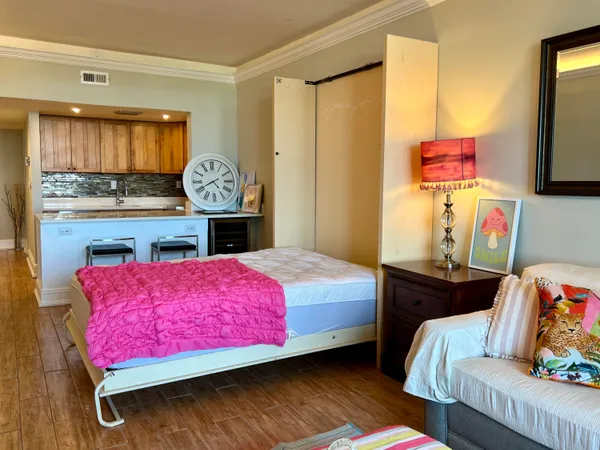 $2,000 | 14 Lockwood Drive, Unit 11A, Charleston, SC 29401