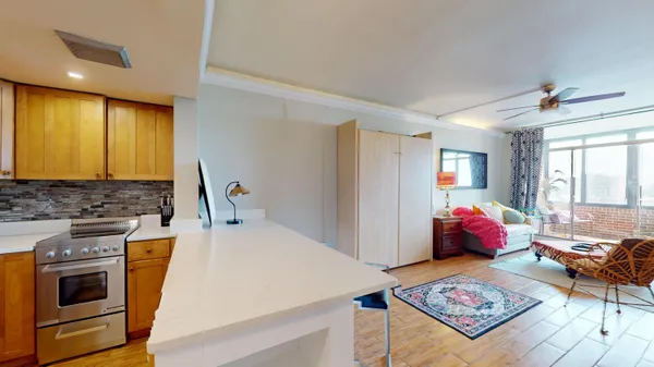 $2,000 | 14 Lockwood Drive, Unit 11A, Charleston, SC 29401