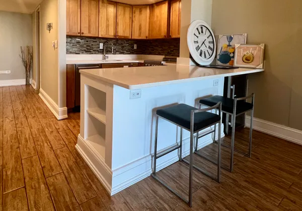 $2,000 | 14 Lockwood Drive, Unit 11A, Charleston, SC 29401