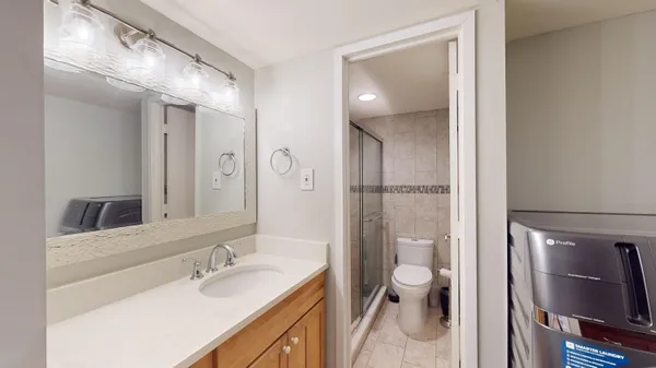 $2,000 | 14 Lockwood Drive, Unit 11A, Charleston, SC 29401