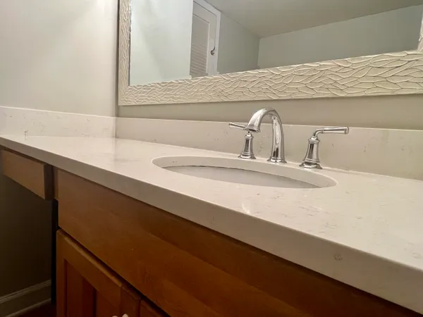 $2,000 | 14 Lockwood Drive, Unit 11A, Charleston, SC 29401