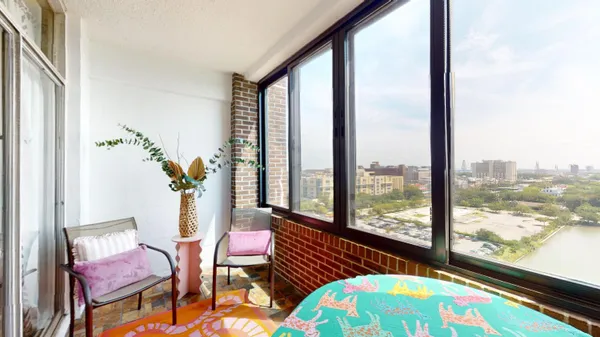 $2,000 | 14 Lockwood Drive, Unit 11A, Charleston, SC 29401