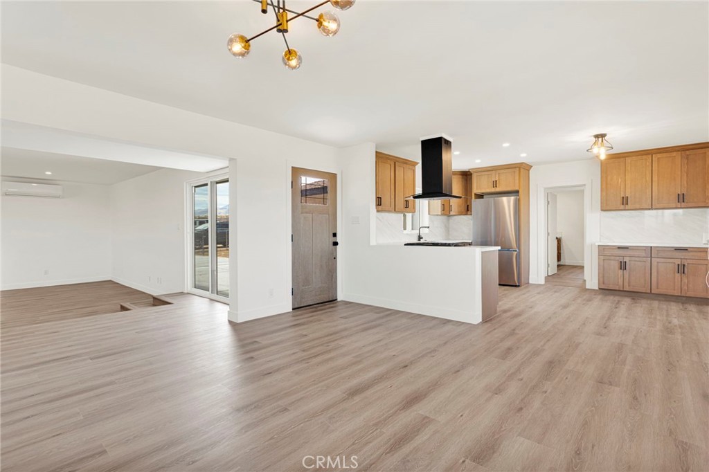 10675 Joshua Road Apple Valley, CA 92308 - Photo 4 of 8 Gallery Image 4