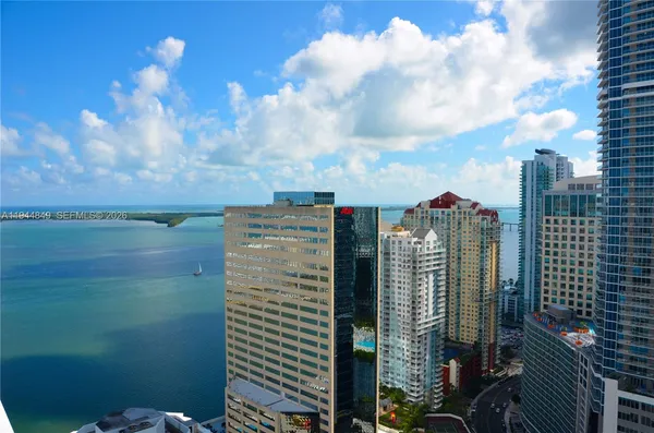 $5,000 | 950 Brickell Bay Drive, Unit 3705, Miami, FL 33131
