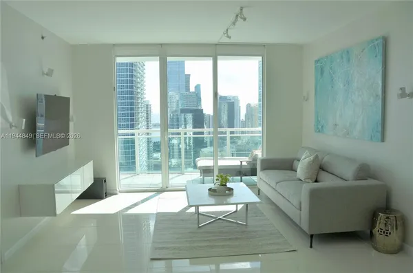 $5,000 | 950 Brickell Bay Drive, Unit 3705, Miami, FL 33131