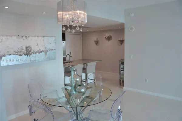 $5,000 | 950 Brickell Bay Drive, Unit 3705, Miami, FL 33131