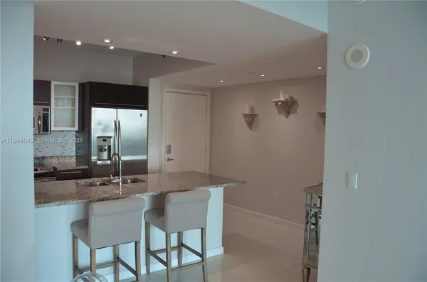 $5,000 | 950 Brickell Bay Drive, Unit 3705, Miami, FL 33131