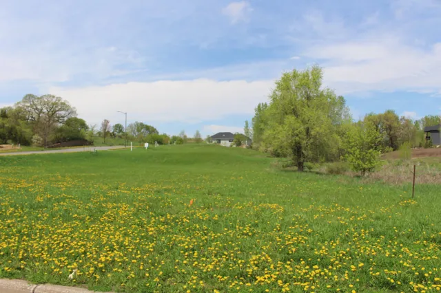 $99,000 | 1780 River Shore Drive, Hastings, MN 55033